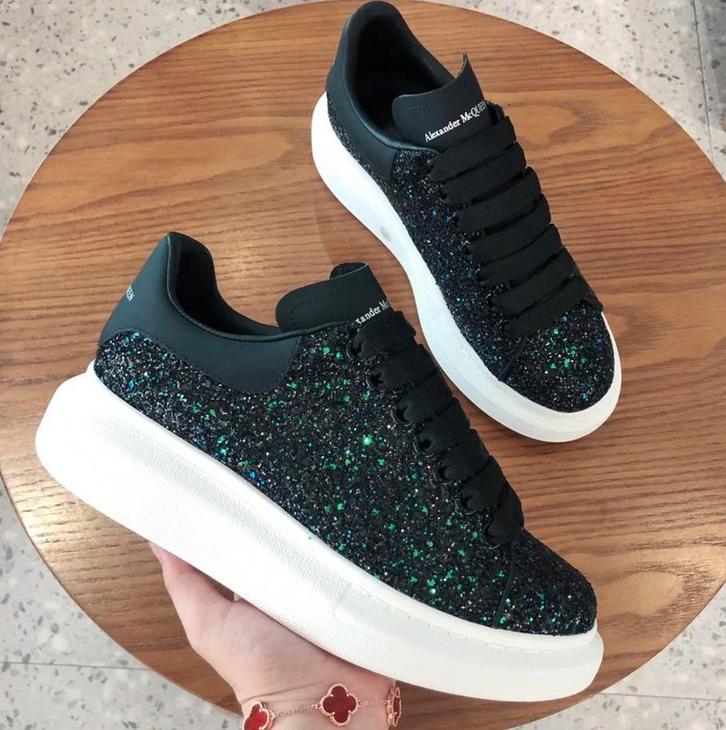 Alexander McQueen Sneakers - Zwart Glitter Nieuw, Kleding | Dames, Schoenen, Zo goed als nieuw, Sneakers of Gympen, Zwart, Ophalen of Verzenden