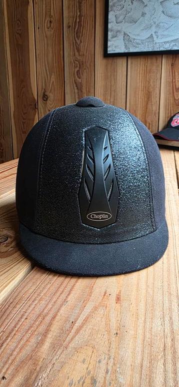 Choplin paardrijcap. beschikbaar voor biedingen