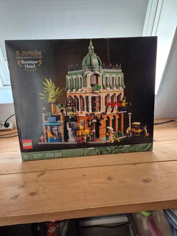 LEGO Boutique Hotel 10297 - Zo Goed Als Nieuw + Verlichting beschikbaar voor biedingen
