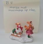 B5, meisje met sneeuwpop op slee, kerstdorp, Diversen, Kerst, Ophalen of Verzenden, Zo goed als nieuw