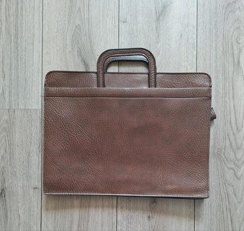 Bruine leren aktetas 40x30 cm – nieuw, Sieraden, Tassen en Uiterlijk, Tassen | Schooltassen, Nieuw, Aktetas of Boekentas, 30 tot 40 cm