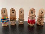 Zelfgemaakte armbanden €1,- per stuk., Ophalen, Nieuw, Overige kleuren, Overige materialen