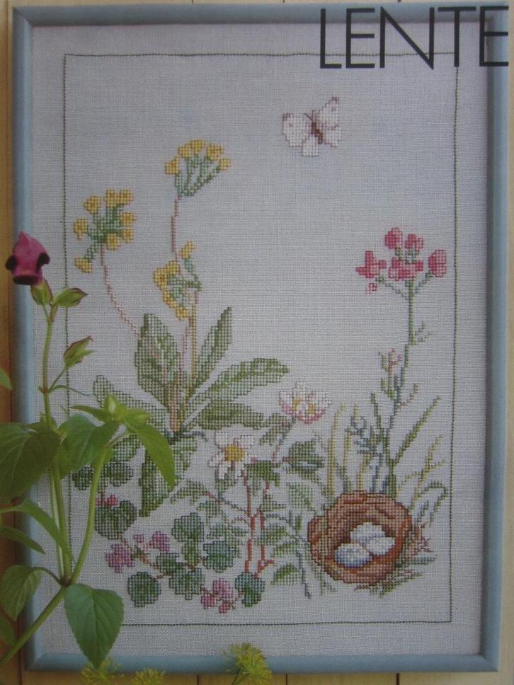 borduurpatroonen WILDE WEIDEBLOEMEN JAARGETIJDEN, Hobby en Vrije tijd, Borduren en Borduurmachines, Zo goed als nieuw, Patroon