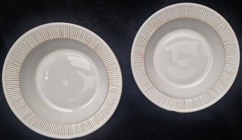 2x CLEOPATRA diepe borden FRIS EDAM in topconditie, Antiek en Kunst, Antiek | Servies los, Ophalen of Verzenden