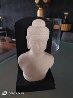 Mooi wit Boeddha beeld op boekensteun, Huis en Inrichting, Woonaccessoires | Zuilen en Pilaren, Ophalen, Zo goed als nieuw