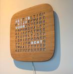 Woordklok Nederlands 27cm van hout, rvs of spiegel, Huis en Inrichting, Woonaccessoires | Klokken, Ophalen of Verzenden, Nieuw