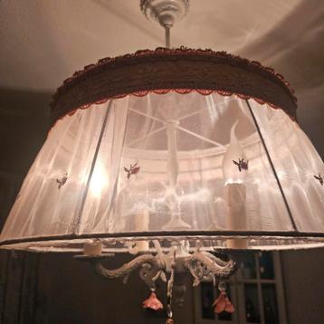 Prachtige brocante oude vintage lamp met roosjes  beschikbaar voor biedingen