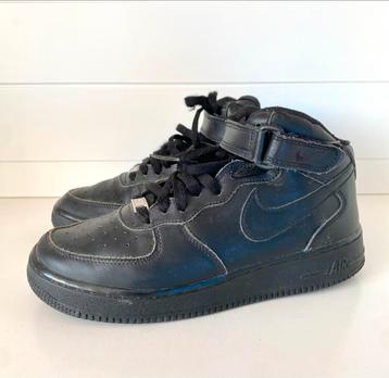 Zwarte Nike Air Force 1 Mid - Maat 39 beschikbaar voor biedingen