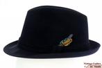 Vintage Gleufhoed Wegener donker blauw velour 57, Wegener, Hoed, Ophalen of Verzenden, 57 cm (M, 7⅛ inch) of minder