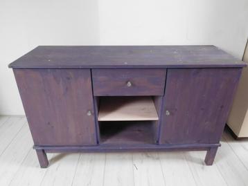 Stevige houten lage kast