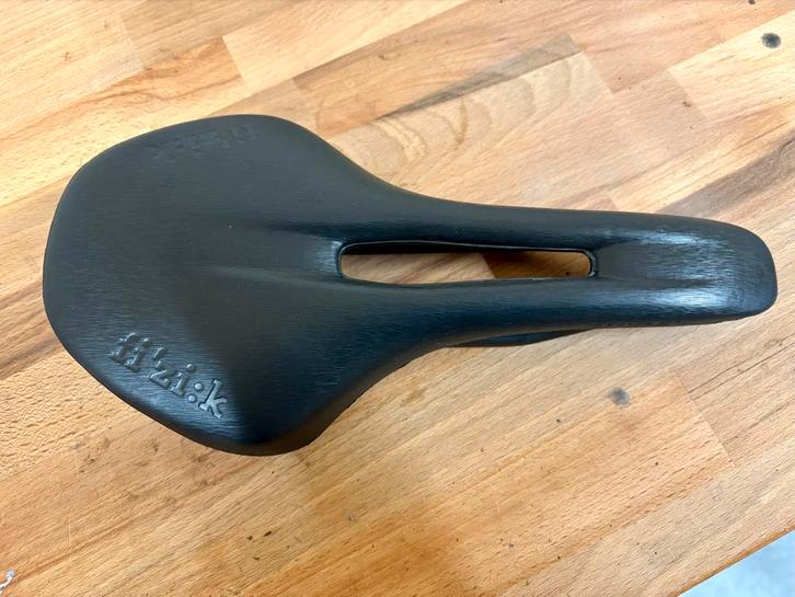 Fizik Vento Antares 00 zadel - carbon, Fietsen en Brommers, Fietsonderdelen, Zo goed als nieuw, Racefiets, Zadel, Ophalen of Verzenden