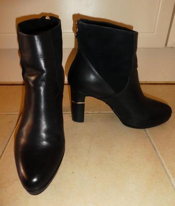 Tamaris Heart & Sole enkellaarzen 40 blauw leer en suède beschikbaar voor biedingen