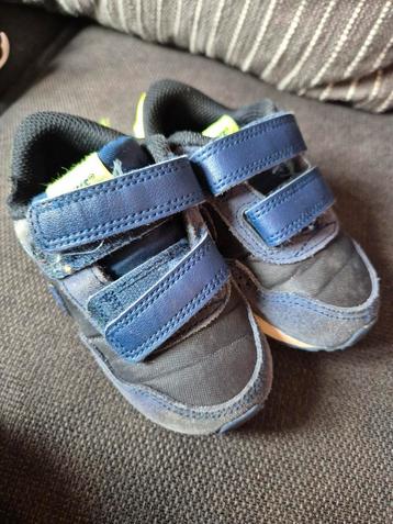 Schoenen Nike blauw geel beschikbaar voor biedingen