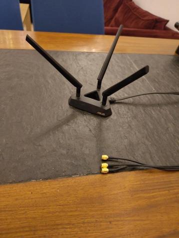 wifi versterker Asus 3 antennes beschikbaar voor biedingen