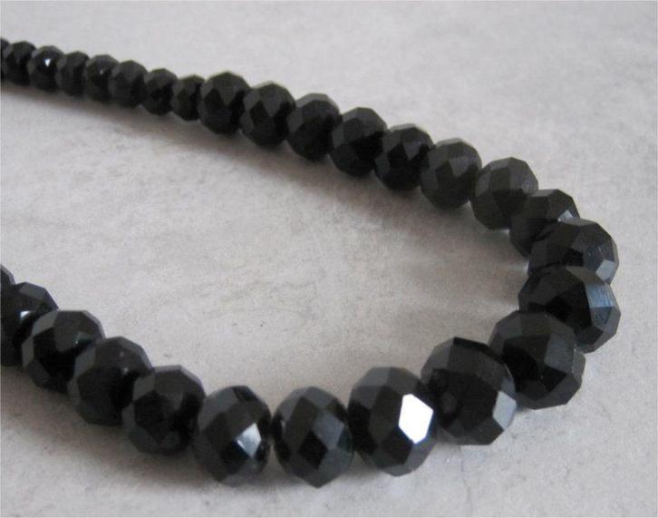 Rouwketting, zwarte gitten glaskralen, Sieraden, Tassen en Uiterlijk, Antieke sieraden, Ketting, Overige materialen, Ophalen of Verzenden