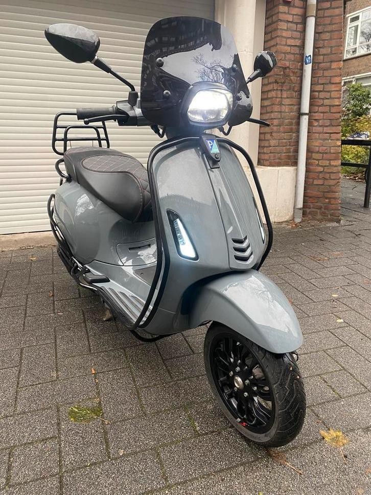 Vespa Sprint BROM 2020 iget e4 Alarm nardo full options 45, Fietsen en Brommers, Scooters | Piaggio, Zo goed als nieuw, Overige modellen