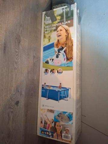 Intex zwembad met zandfilterpomp, zand, voetenbak en folie beschikbaar voor biedingen