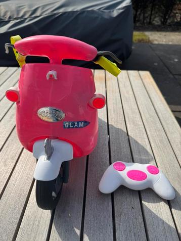 Baby born scooter bestuurbaar beschikbaar voor biedingen