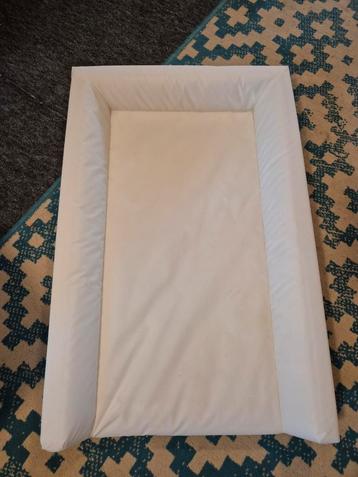 Aankleedkussen / verschoobmat baby beschikbaar voor biedingen