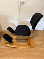 Stokke Kniestoel met rugleuning, Huis en Inrichting, Bureaustoelen, Ophalen, Gebruikt, Zwart, Bureaustoel