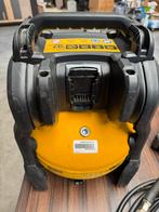 Dewalt Accu Compressor met Accu, Ophalen, Gebruikt, 6 tot 10 bar, Minder dan 200 liter/min