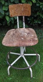 Industriële draaikruk met rugleuning / tekenstoel. Ahrend ?, Huis en Inrichting, Ophalen, Gebruikt, 60 tot 90 cm, Met voetsteun