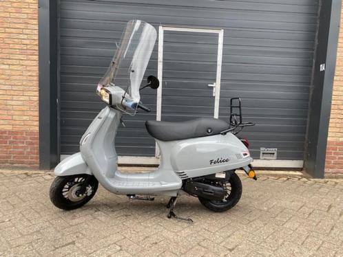 schitterende btc riva nado grey euro 5 bjr 2024  nu 1199 eur, Fietsen en Brommers, Scooters | Overige merken, Zo goed als nieuw
