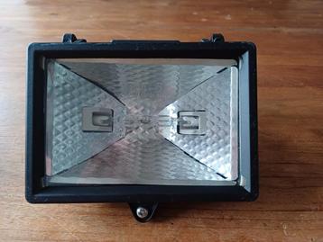 Buitenverlichting halogeen max 100 watt 2x beschikbaar voor biedingen