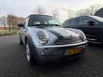 Prachtige Mini 1.6 16V Cooper 2004 Grijs met Panorama dak!, Auto's, Mini, Voorwielaandrijving, 15 km/l, 4 cilinders, 4 stoelen