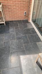 Gebruikte natuursteen tegels Belgisch hardsteen look ca 15 m, Tuin en Terras, Tegels en Klinkers, Ophalen, Gebruikt, Gecoat, Terrastegels