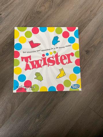 Twister - Het knotsgekke spel! beschikbaar voor biedingen