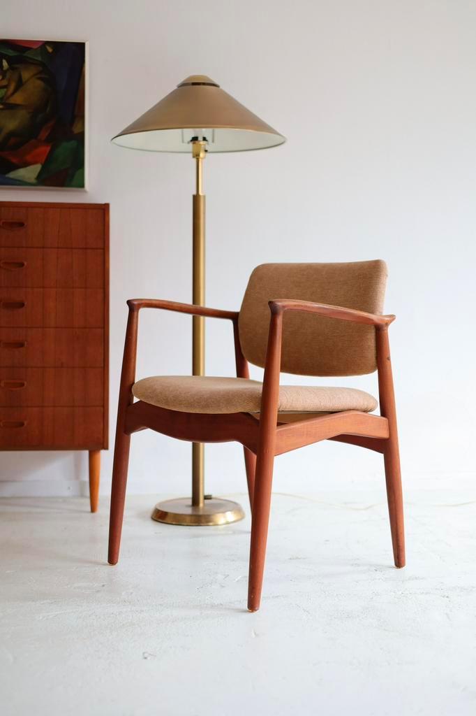 Captains chair, Erik Buch vintage Deens design, Huis en Inrichting, Stoelen, Zo goed als nieuw, Eén, Hout, Stof, Overige kleuren