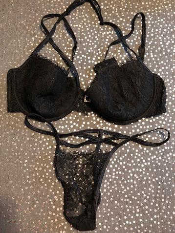 Hunkemöller lingerie set zwart kant bh string 75E XL strass beschikbaar voor biedingen
