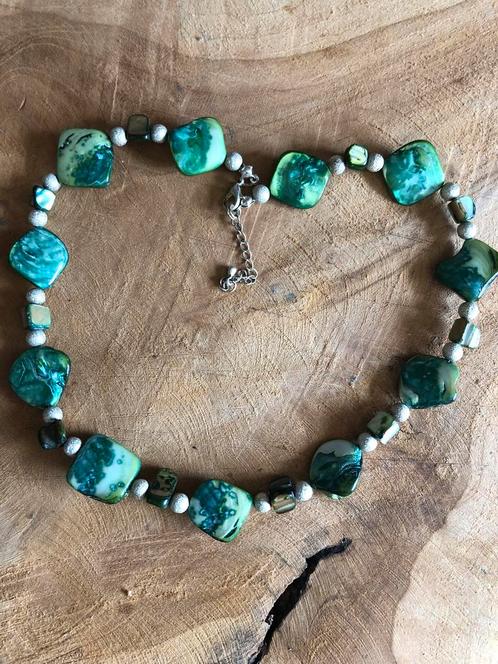 Nieuw! Groene schelpenketting, Sieraden, Tassen en Uiterlijk, Kettingen, Nieuw, Groen, Verstelbaar, Ophalen of Verzenden