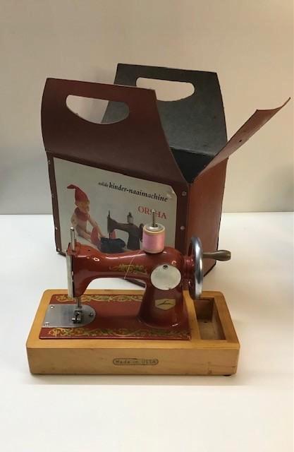 Orsha solide kindernaaimachine voor poppenkleertjes, Antiek en Kunst, Antiek | Speelgoed, Ophalen of Verzenden