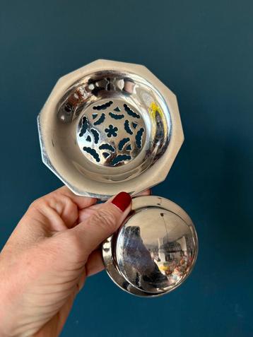 ZELDZAAM Verzilverde vintage boter pers coquillor beschikbaar voor biedingen