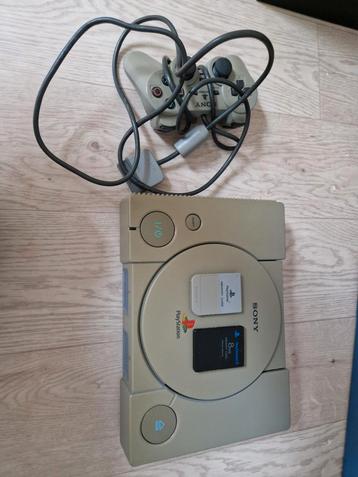 Playstation 1 Compleet met 2 Memory Cards & Controller beschikbaar voor biedingen
