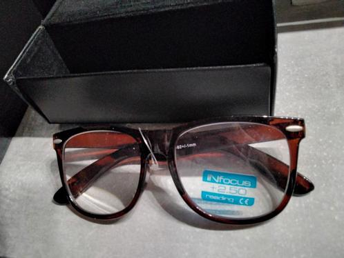 Nieuwe Leesbril 2  ,50 lens, Sieraden, Tassen en Uiterlijk, Zonnebrillen en Brillen | Dames, Nieuw, Leesbril, Overige merken, Ophalen of Verzenden