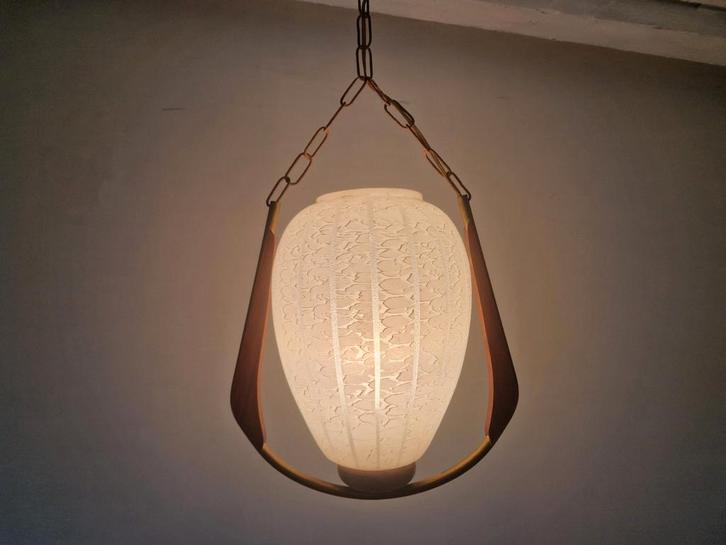 Vintage scandinavische teak en glas hanglamp., Huis en Inrichting, Lampen | Hanglampen, Gebruikt, Minder dan 50 cm, Glas, Metaal