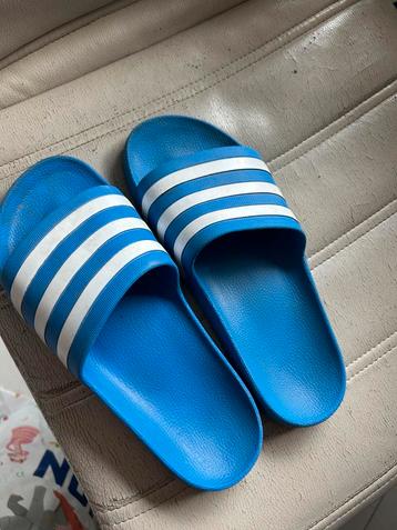 Blauwe Adidas slippers (echt) maat 38 beschikbaar voor biedingen