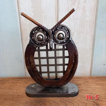 Metalen Uil. Metal-Art. Upcycling. Duurzaamheid  beschikbaar voor biedingen