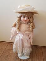 Porceleinen pop van the classique collection met kant, Ophalen of Verzenden, Zo goed als nieuw, Pop