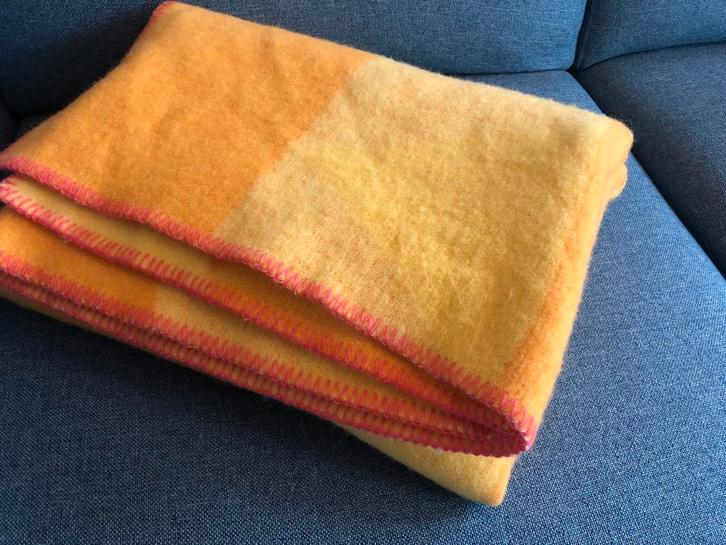 Klippan Plaid Lamswol Geel/Oranje, Huis en Inrichting, Woonaccessoires | Plaids en Woondekens, Nieuw, Ophalen of Verzenden