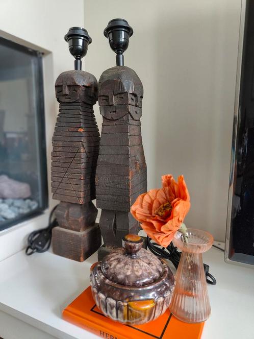Prachtige originele houtgesneden Afrikaanse lampenvoet kap, Huis en Inrichting, Lampen | Lampenkappen, Zo goed als nieuw, Minder dan 25 cm