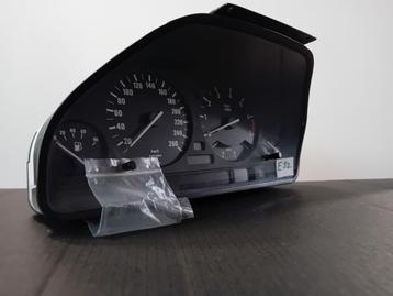 BMW E32 tacho tellerunit beschikbaar voor biedingen