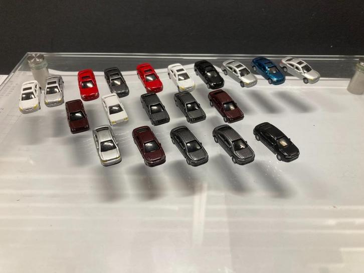 Auto modellen, 3 verschillende moderne auto's, autotransport, Hobby en Vrije tijd, Modeltreinen | N-Spoor, Gebruikt, Overige typen