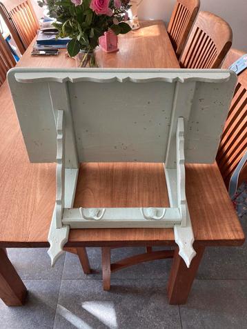 Brocante kapstokje beschikbaar voor biedingen