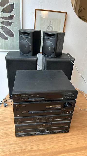 Pioneer stereo met boxen  beschikbaar voor biedingen