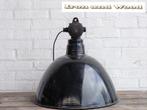 Vintage emaille zwarte oude bauhaus hanglamp van LBL H46 D50, Huis en Inrichting, Lampen | Hanglampen, Minder dan 50 cm, Industrieel/ vintage/ stoer / robuust/ design/ LBL/ Bauhaus