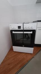 Etna FIV760WIT inductie fornuis met perilex stekker, Witgoed en Apparatuur, Fornuizen, Ophalen, 4 kookzones, Zo goed als nieuw